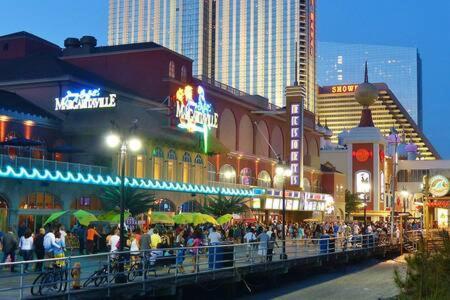 2Br 3Ba Ocean Front Condo On The Boardwalk Cozysuites Atlantic City Eksteriør bilde